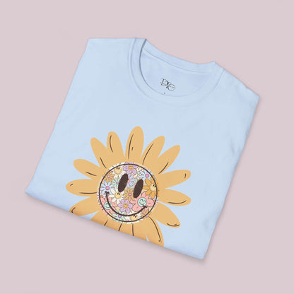 Boho Smiling Daisy Graphic T-Shirt