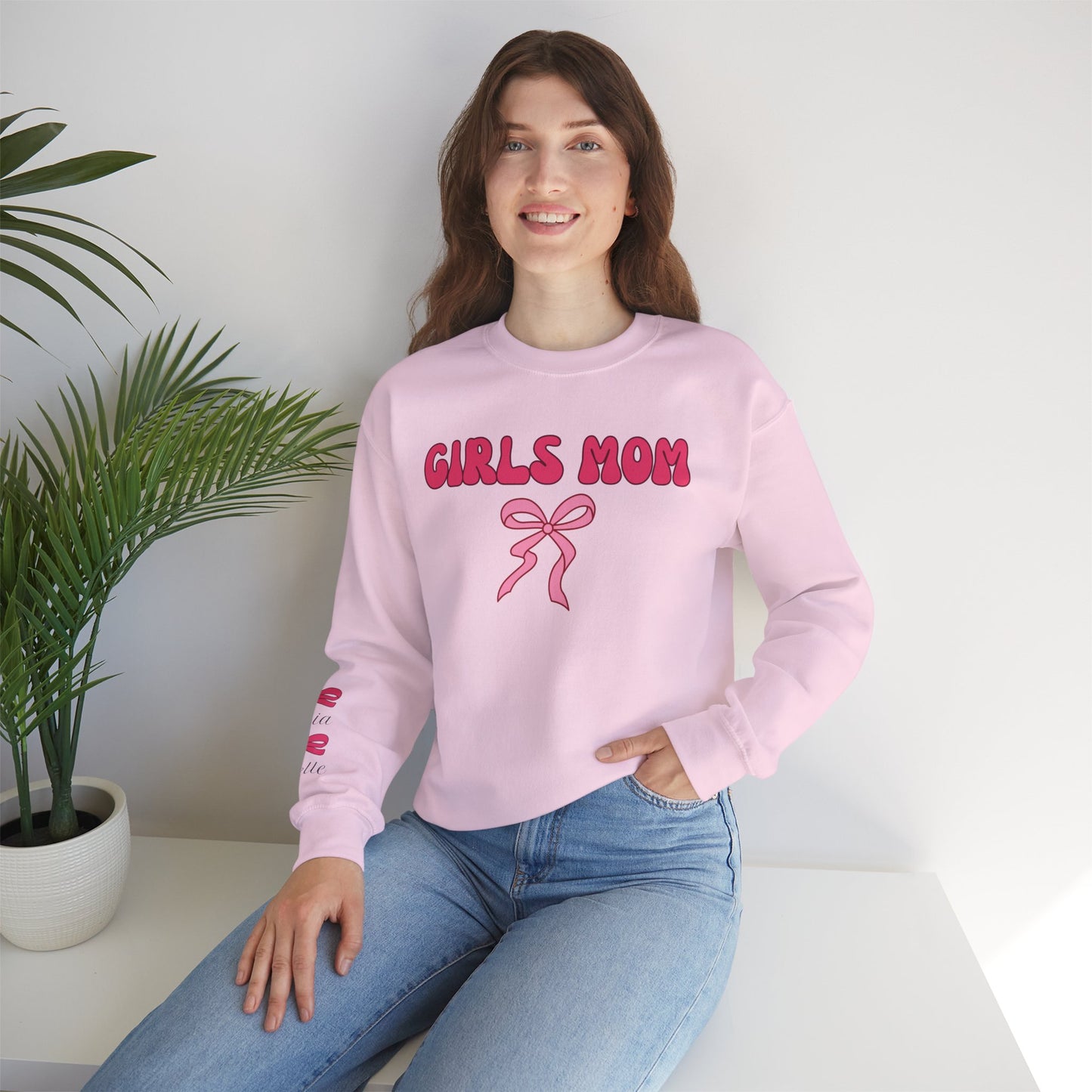 Sudadera personalizada Girls Mom con nombres de niños en la manga