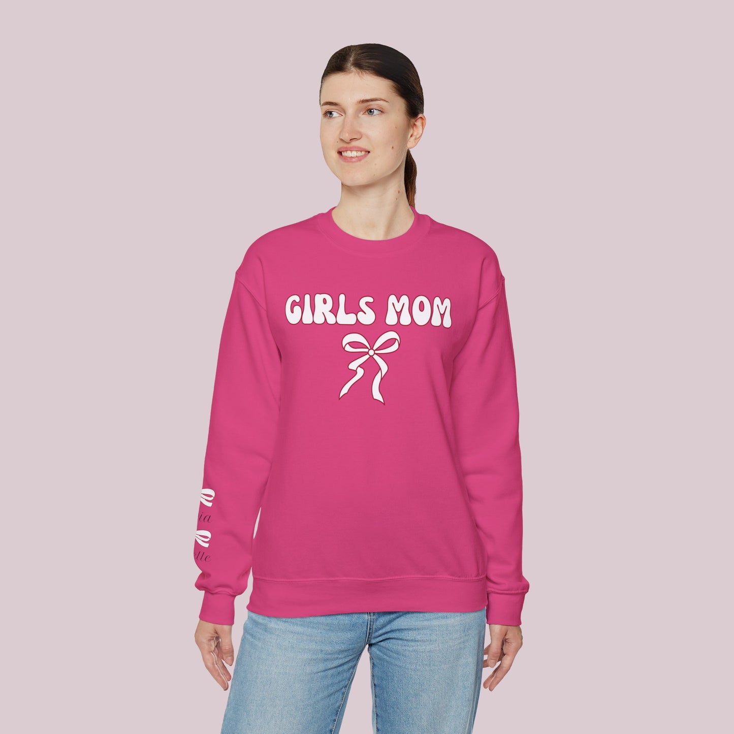 Sudadera personalizada Girls Mom con nombres de niños en la manga