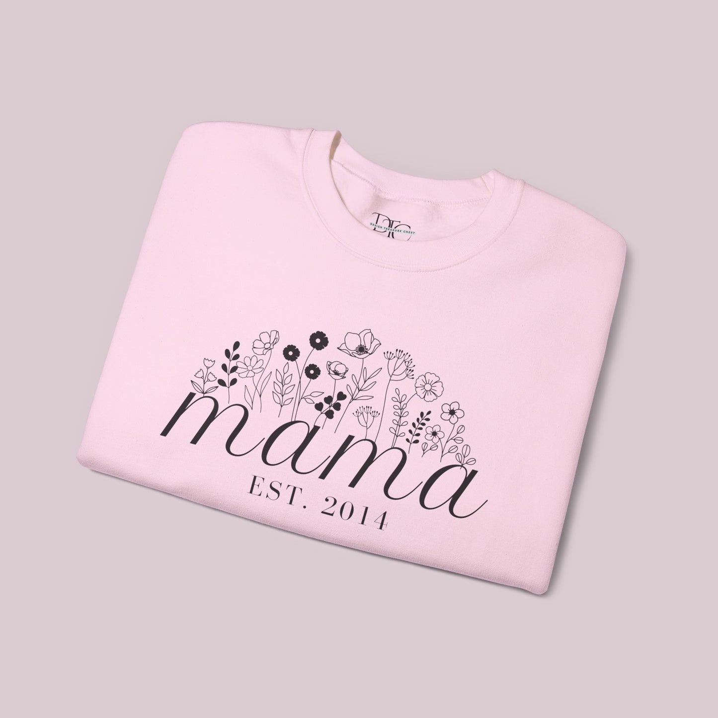 Sudadera personalizada con flores de nacimiento de mamá y nombres de niños en la manga