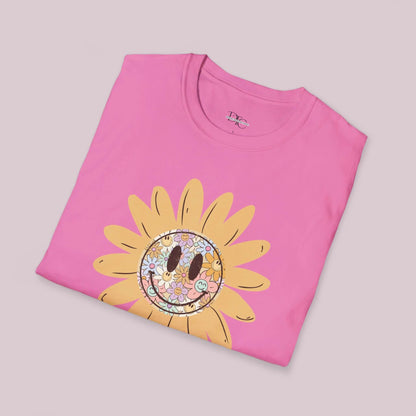 Boho Smiling Daisy Graphic T-Shirt