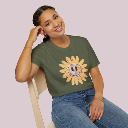 Boho Smiling Daisy Graphic T-Shirt