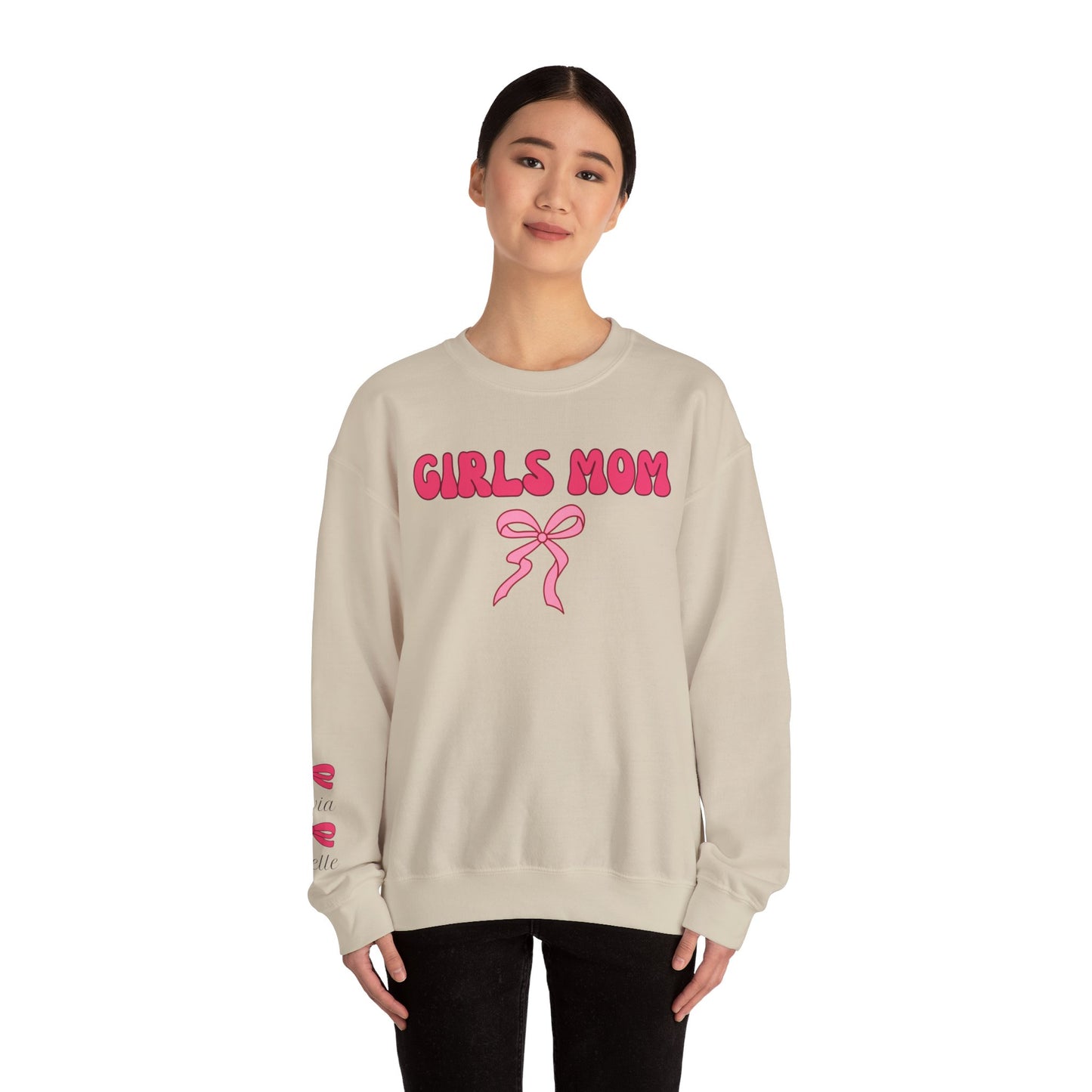 Sudadera personalizada Girls Mom con nombres de niños en la manga