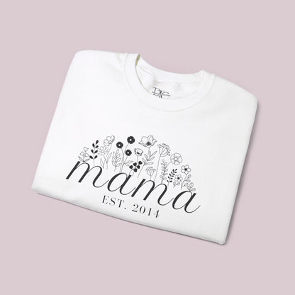 Sudadera personalizada con flores de nacimiento de mamá y nombres de niños en la manga