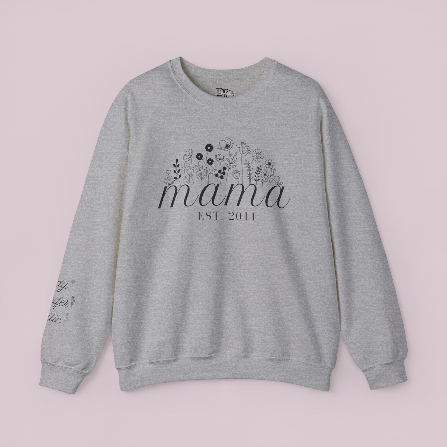 Sudadera personalizada con flores de nacimiento de mamá y nombres de niños en la manga