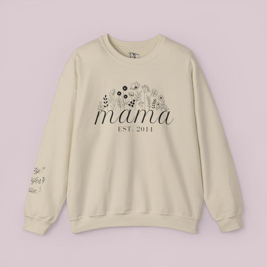 Sudadera personalizada con flores de nacimiento de mamá y nombres de niños en la manga