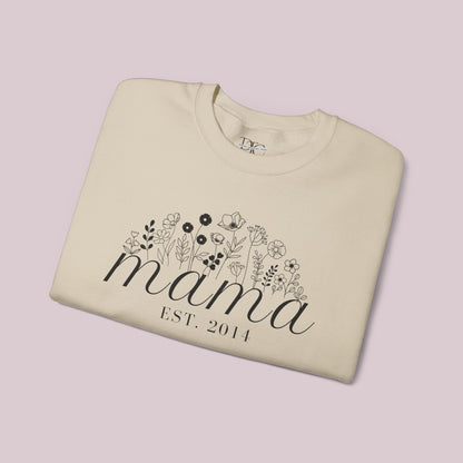 Sudadera personalizada con flores de nacimiento de mamá y nombres de niños en la manga